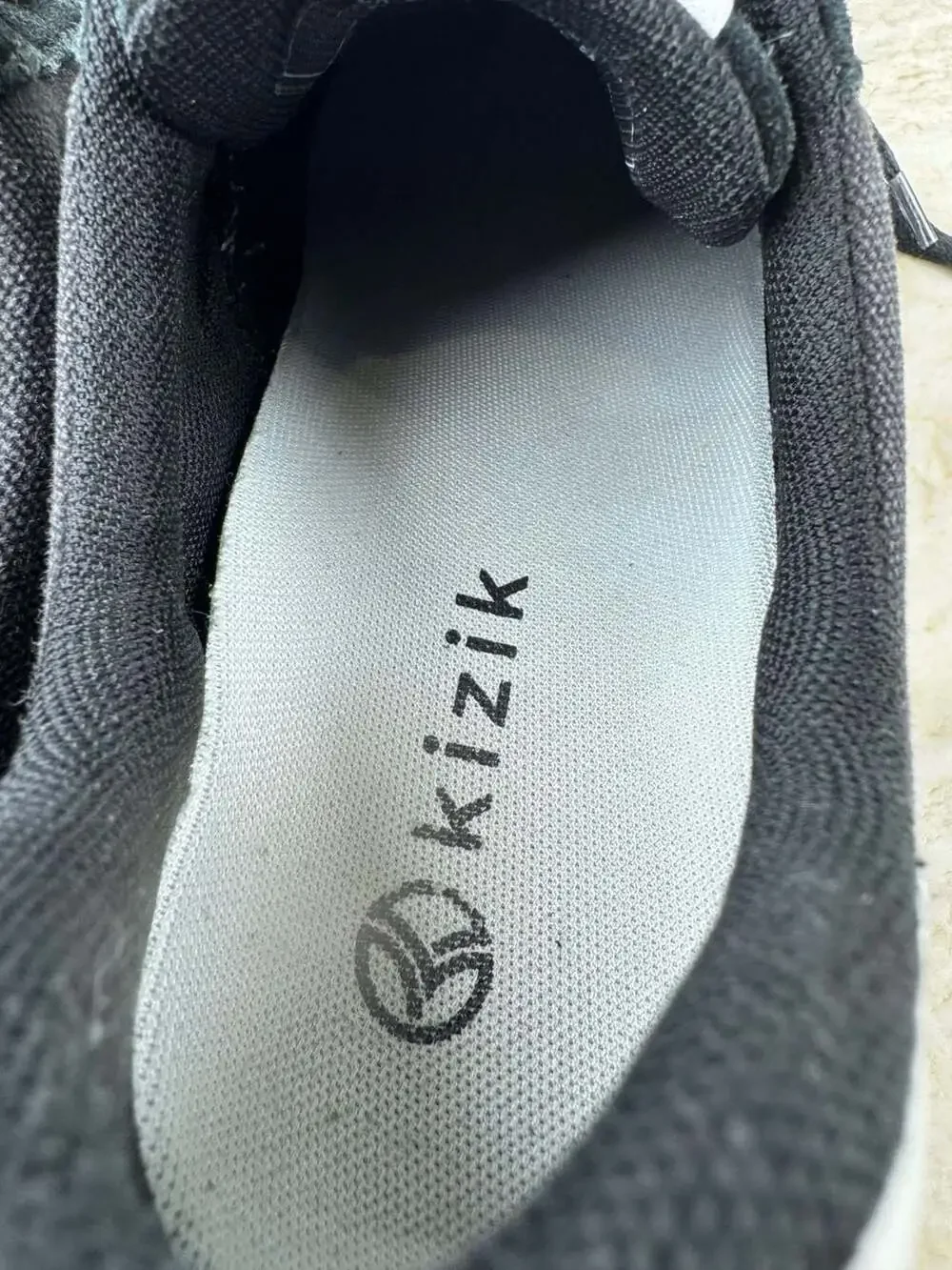 Kizik Prague Hands-Free Canvas Sneakers Black Men’s 6.5 Women’s 8
